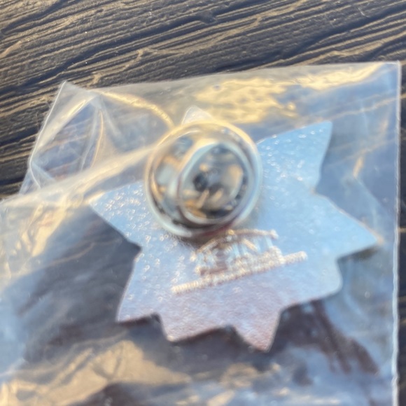 📌Billion Graves Collection 3 tac pins new in package - Picture 7 of 8